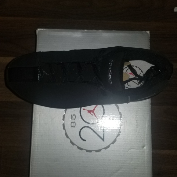 JORDAN elite sneakers *Brand New* - Picture 2 of 3